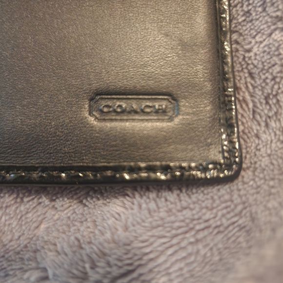 Coach Signature Wallet - Picture 3 of 8